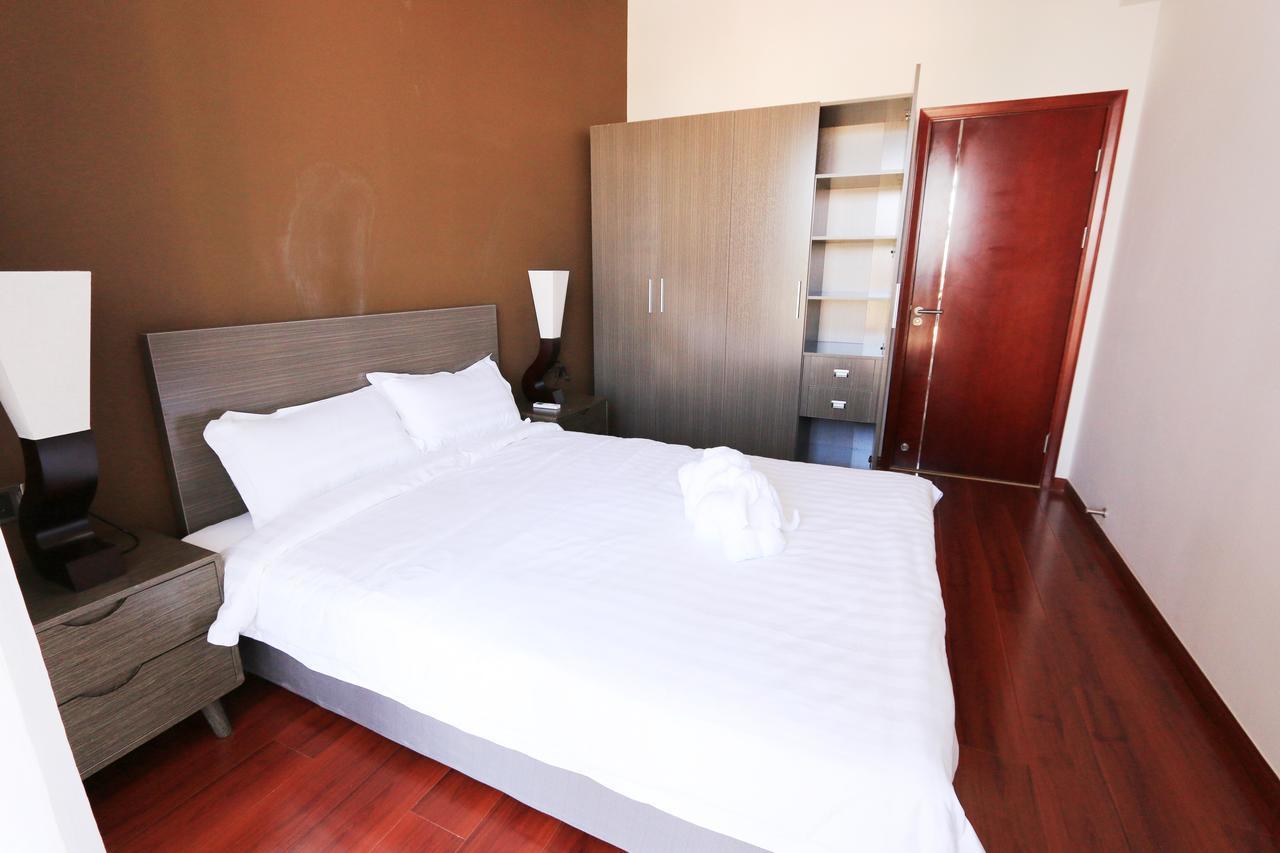 Eastland Hotel & Apartment Phnom Penh Exterior photo